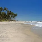 Tiara Fiesta Beach Cottages Morjim