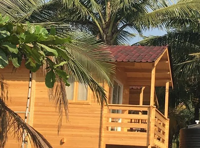 Tiara Fiesta Beach Cottages Morjim